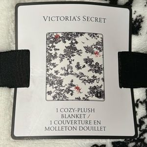 Victoria’s Secret Winter 2023 blanket
